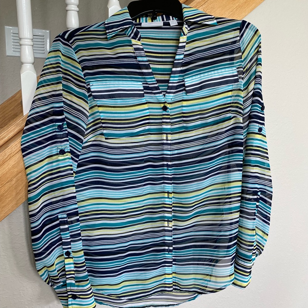 New York & Co Button-down